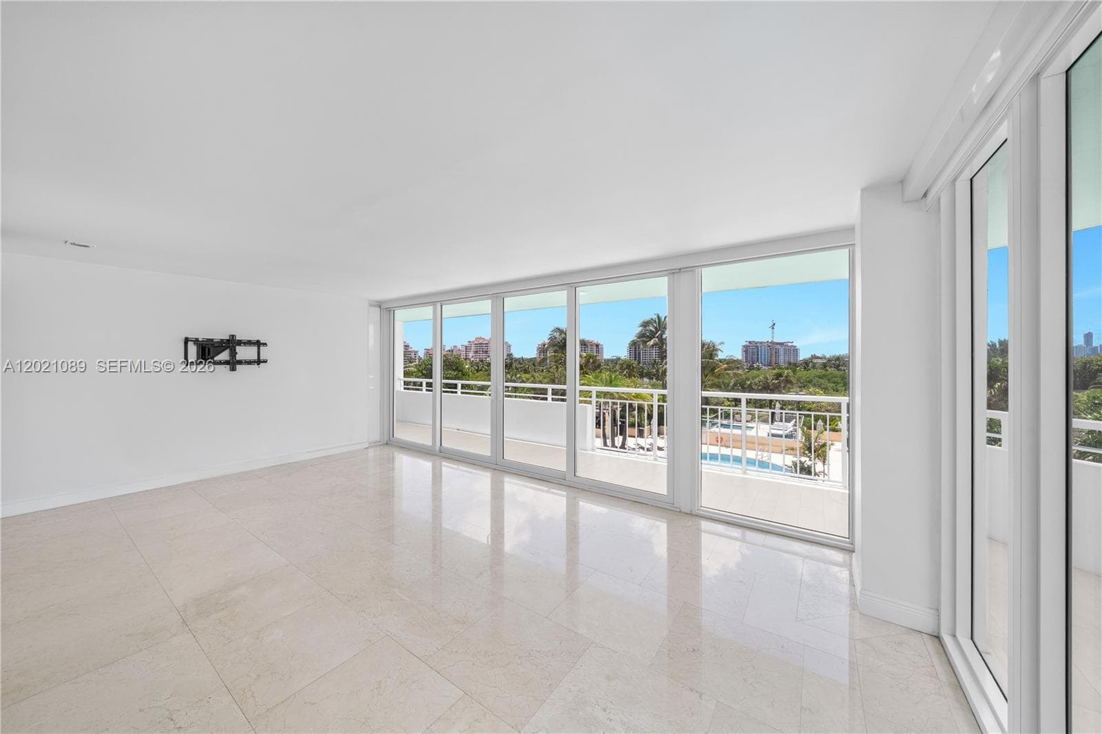 400 S Pointe Dr # 409, Miami Beach FL 33139 — 7