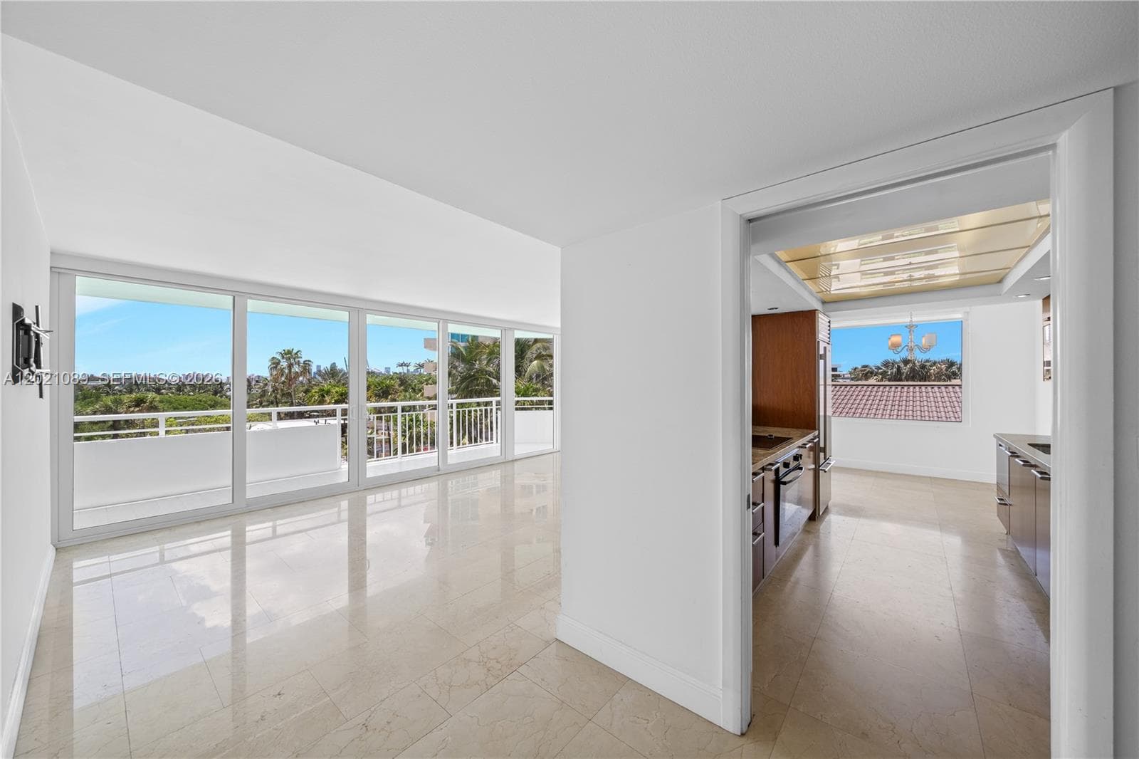 400 S Pointe Dr # 409, Miami Beach FL 33139 — 10