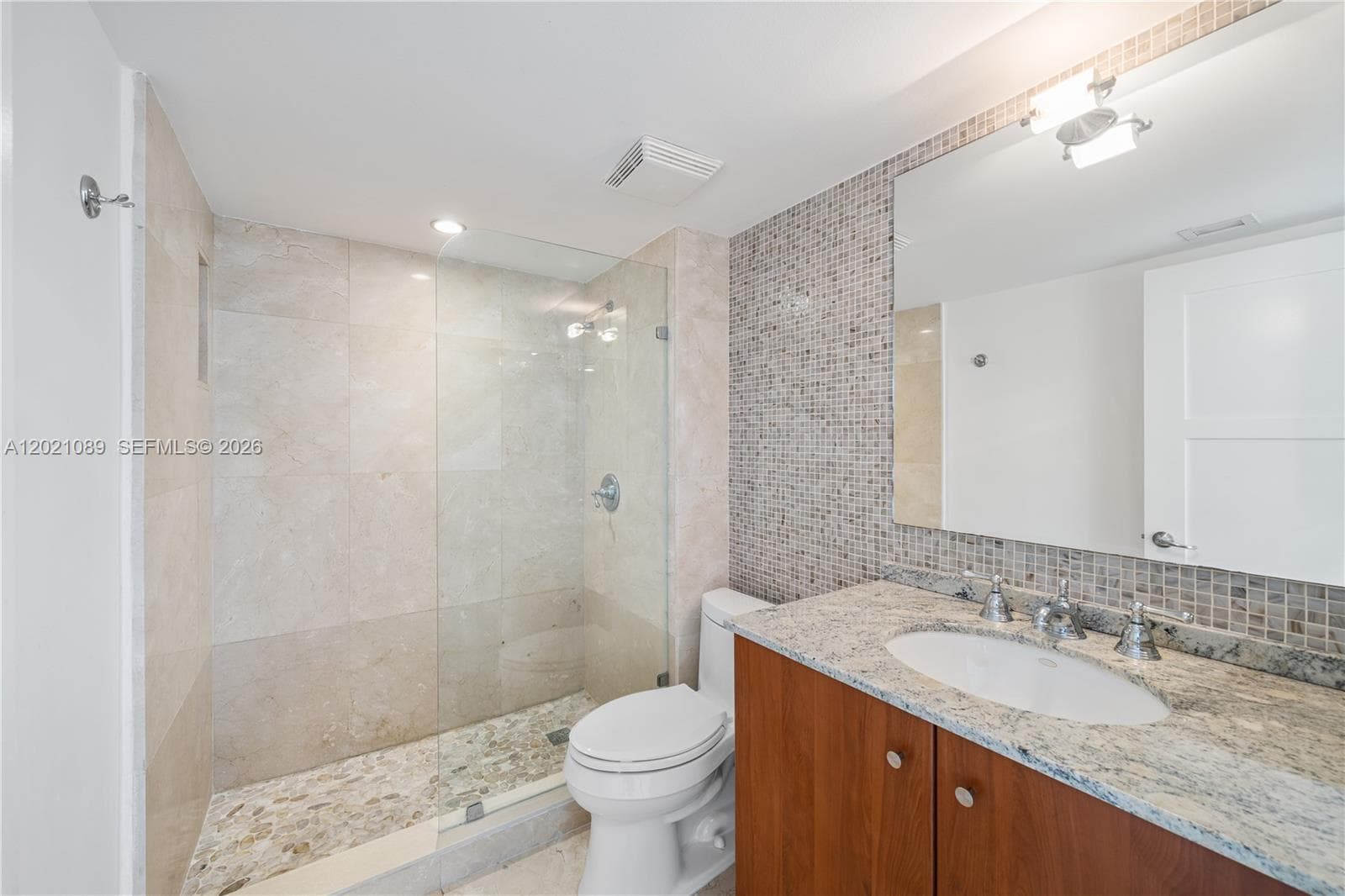 400 S Pointe Dr # 409, Miami Beach FL 33139 — 33