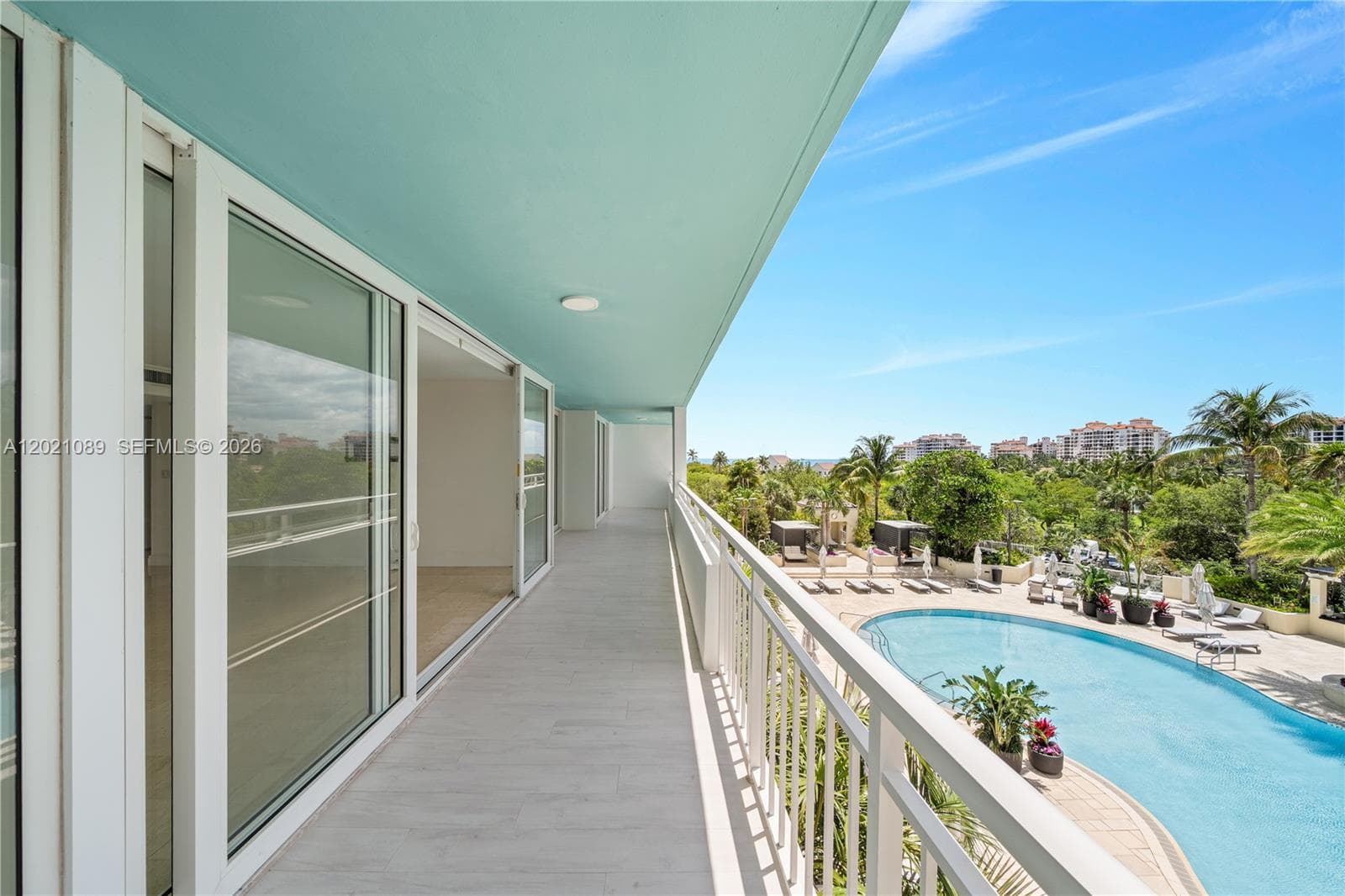 400 S Pointe Dr # 409, Miami Beach FL 33139 — 19
