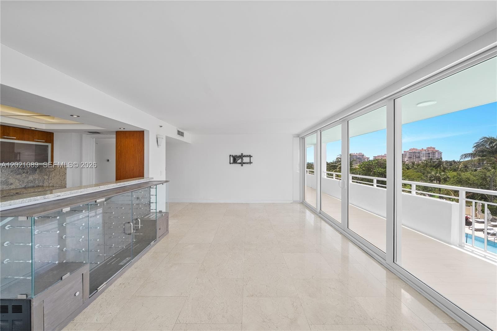 400 S Pointe Dr # 409, Miami Beach FL 33139 — 8