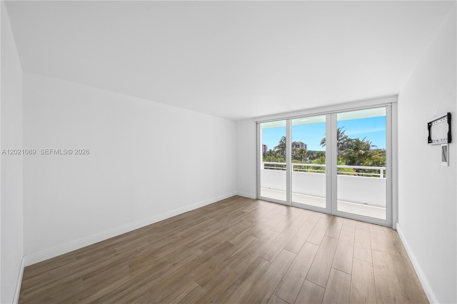 400 S Pointe Dr # 409, Miami Beach FL 33139 — 21