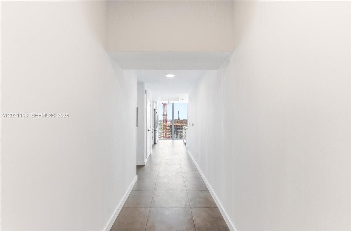 888 Biscayne Blvd # 2212, Miami FL 33132 — 2