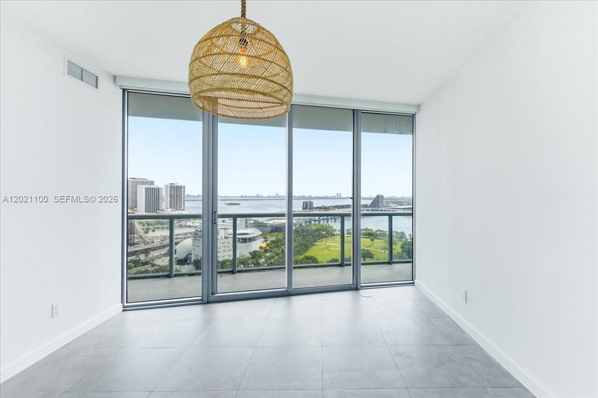 888 Biscayne Blvd # 2212, Miami FL 33132 — 16