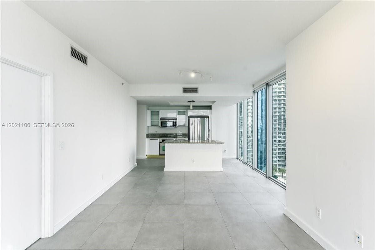 888 Biscayne Blvd # 2212, Miami FL 33132 — 12
