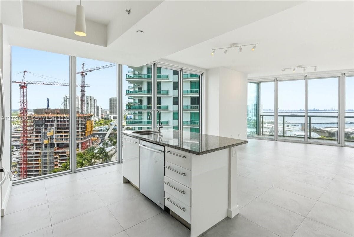888 Biscayne Blvd # 2212, Miami FL 33132 — 5