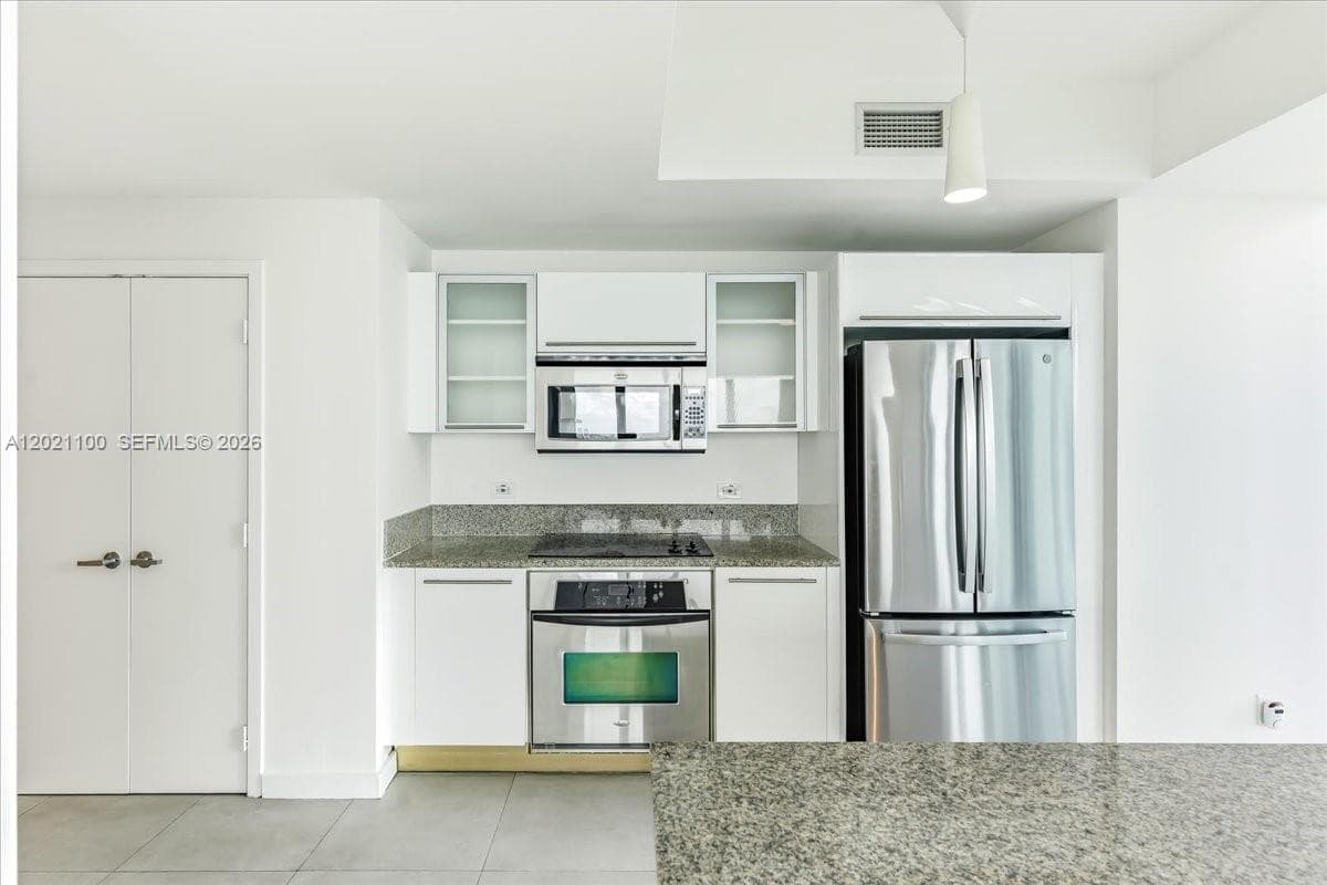 888 Biscayne Blvd # 2212, Miami FL 33132 — 14