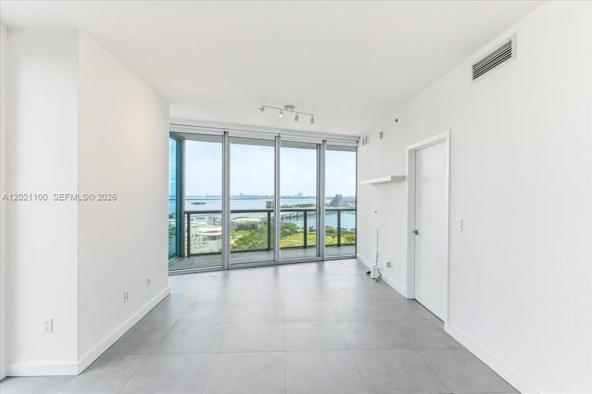 888 Biscayne Blvd # 2212, Miami FL 33132 — 4