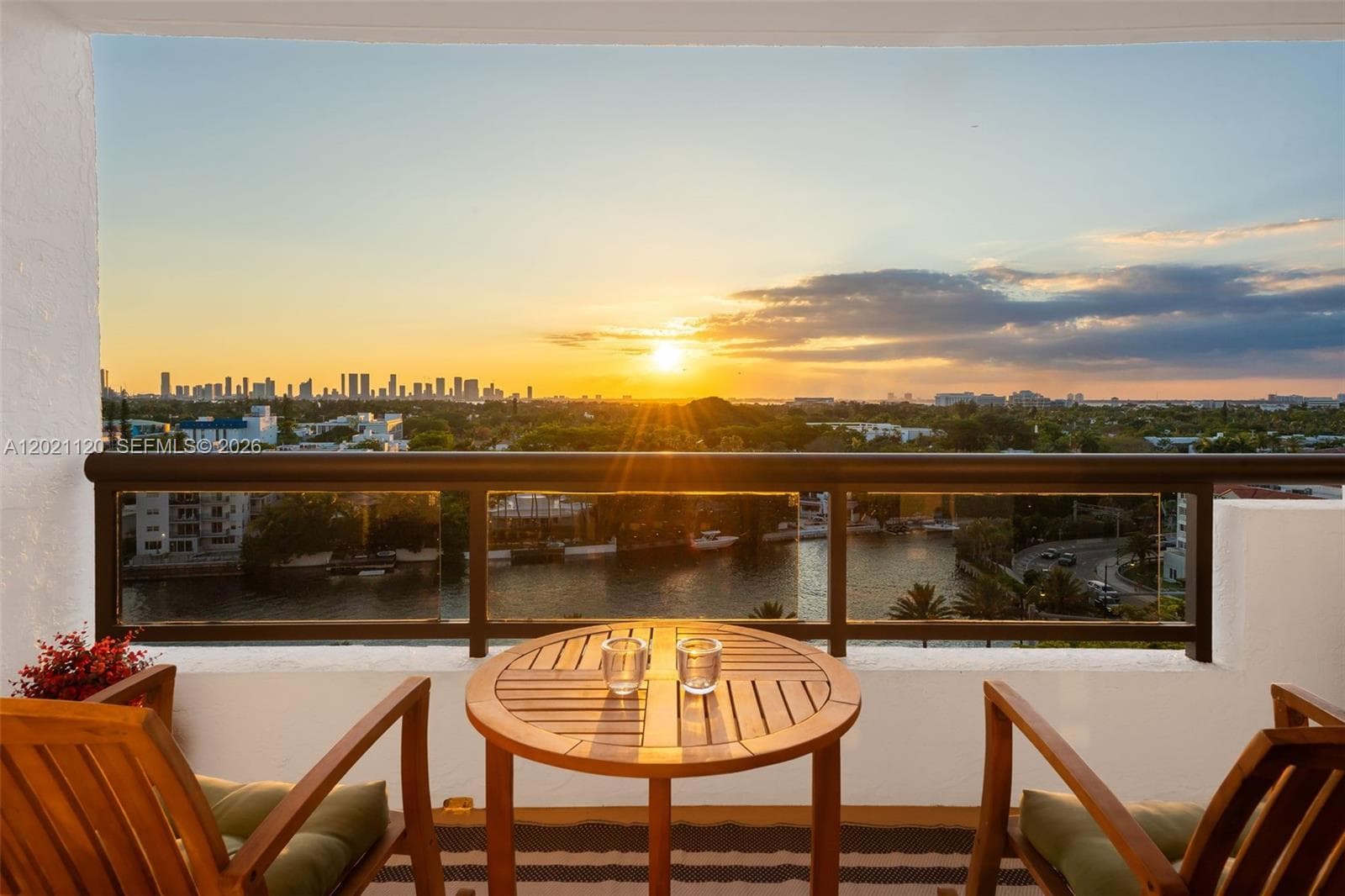 2555 Collins Ave # 1106, Miami Beach FL 33140 — 1