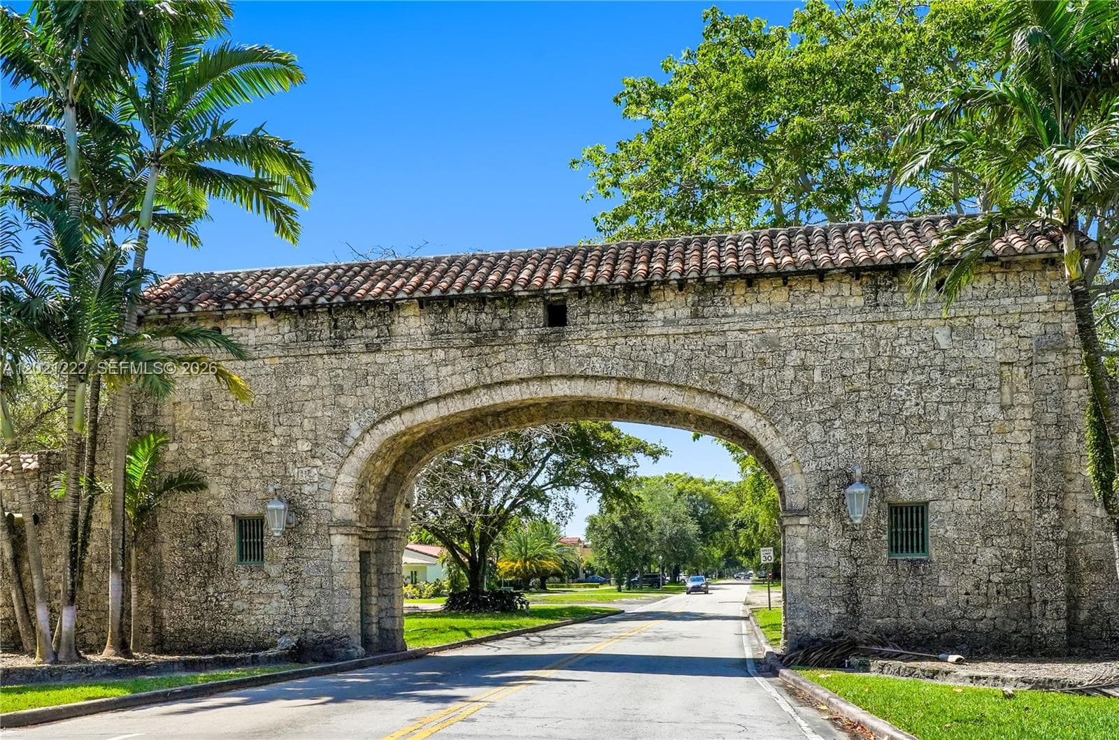 1214 Capri St, Coral Gables FL 33134 — 44