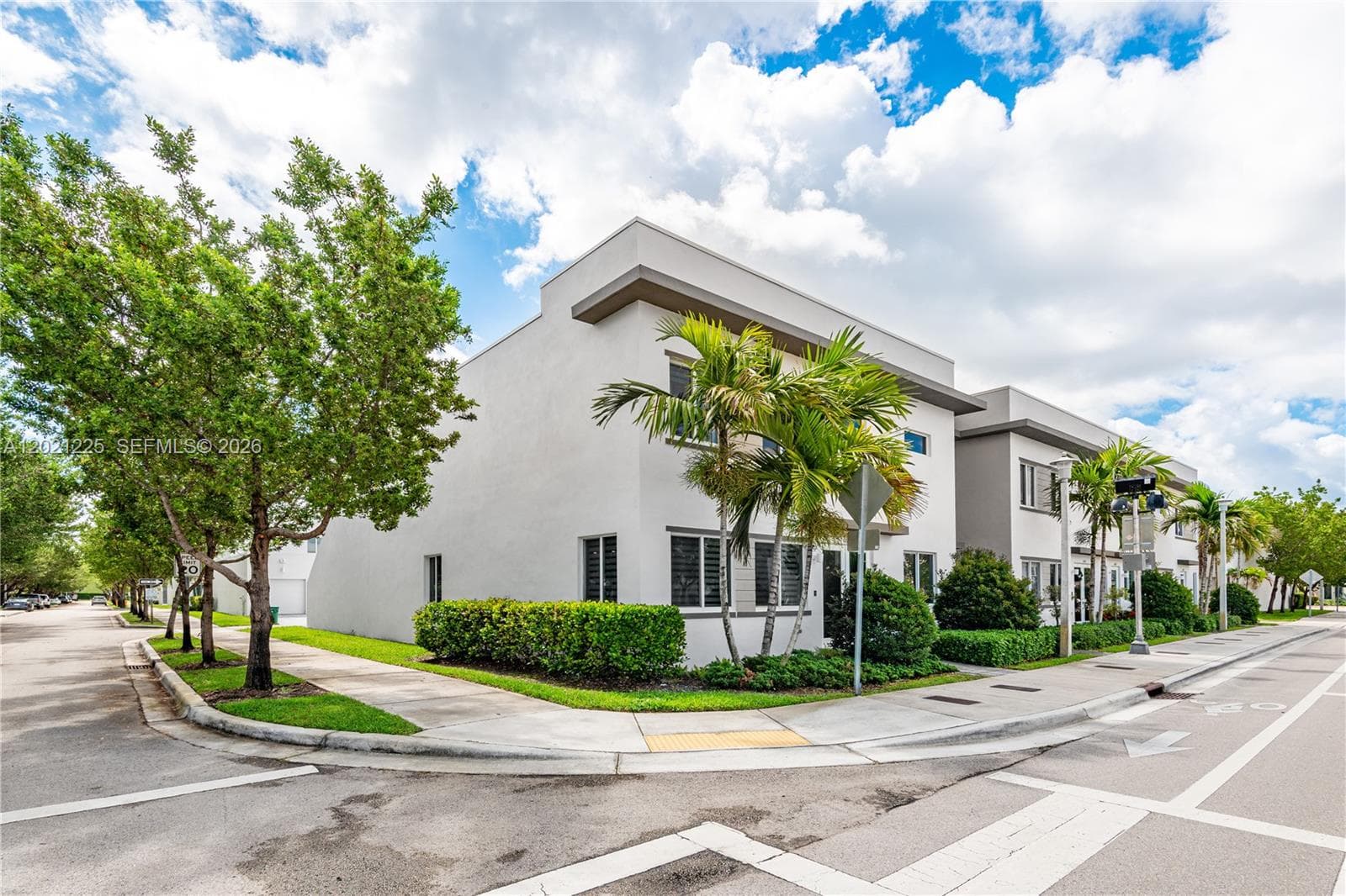 6681 NW 104th Ave, Doral FL 33178 — 34