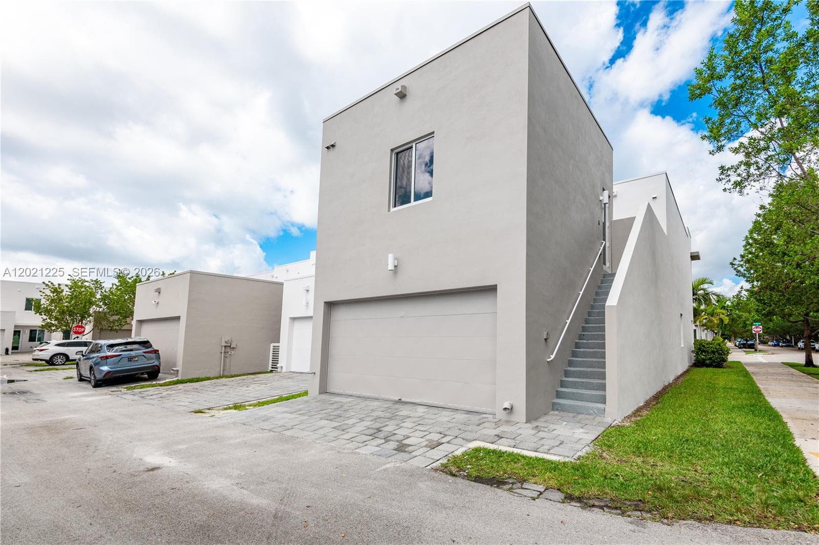 6681 NW 104th Ave, Doral FL 33178 — 25