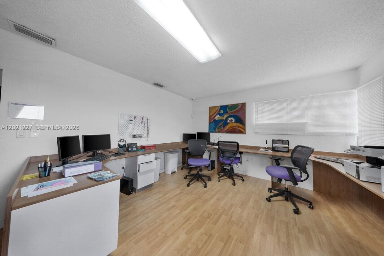 49 W 49TH St, Miami Beach FL 33012 — 13