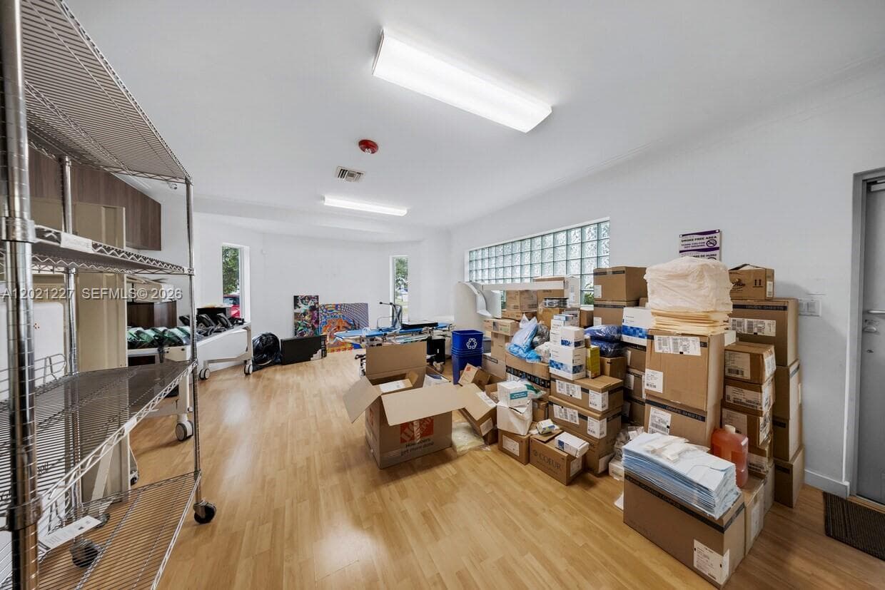 49 W 49TH St, Miami Beach FL 33012 — 7