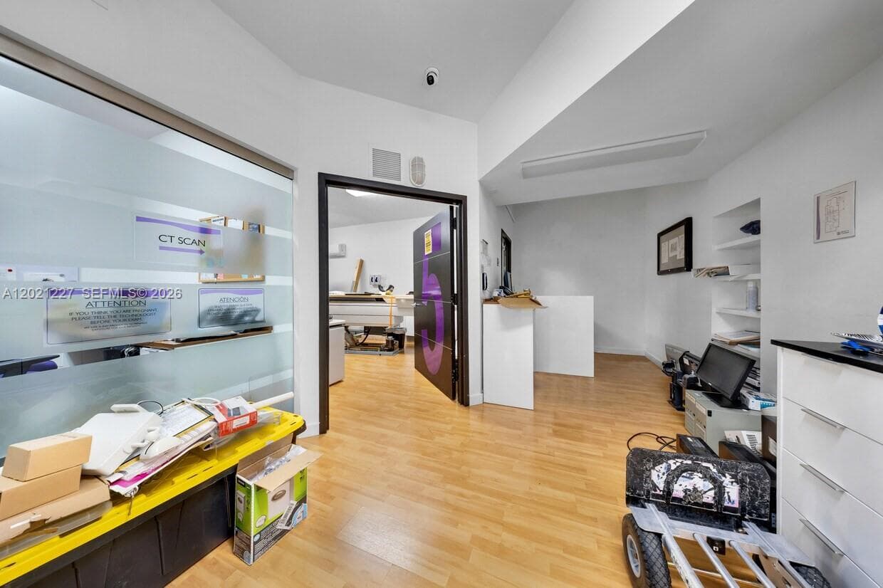 49 W 49TH St, Miami Beach FL 33012 — 9