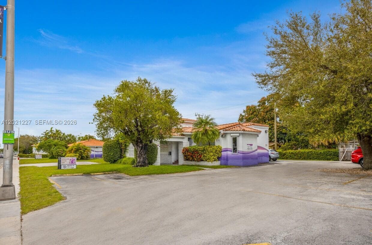 49 W 49TH St, Miami Beach FL 33012 — 4