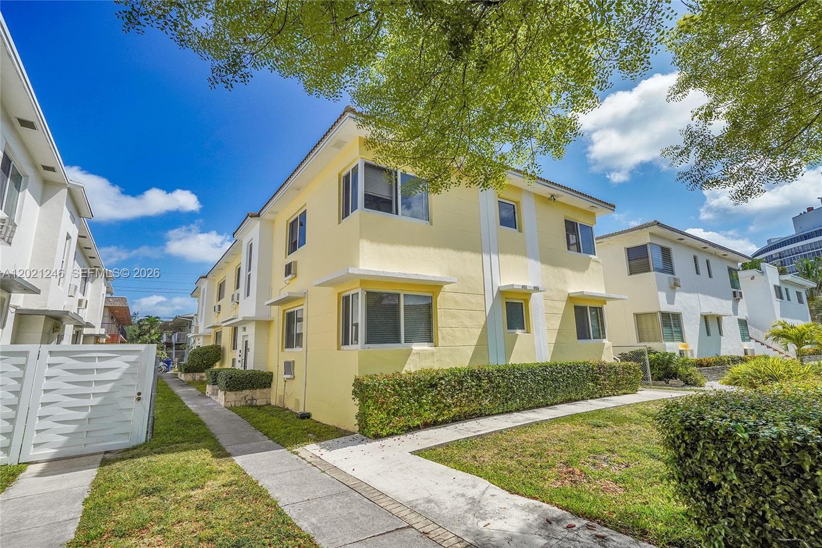 955 Bay Dr # 2, Miami Beach FL 33141 — 1