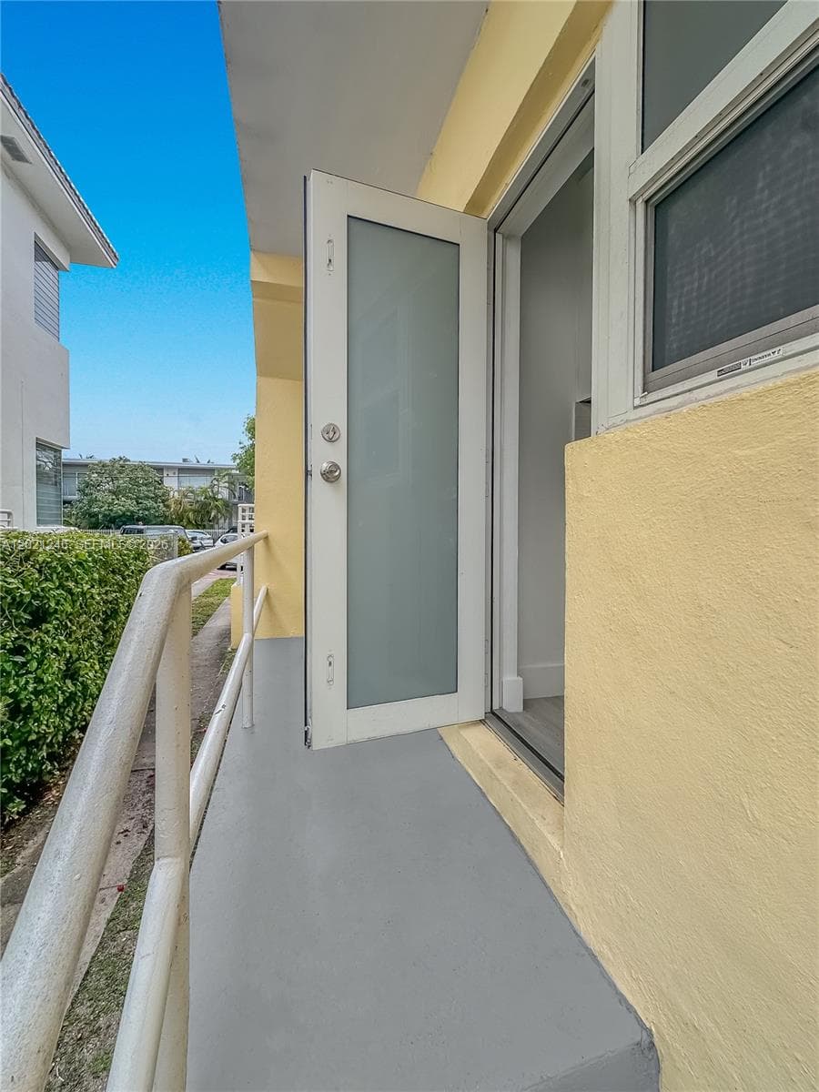 955 Bay Dr # 2, Miami Beach FL 33141 — 21