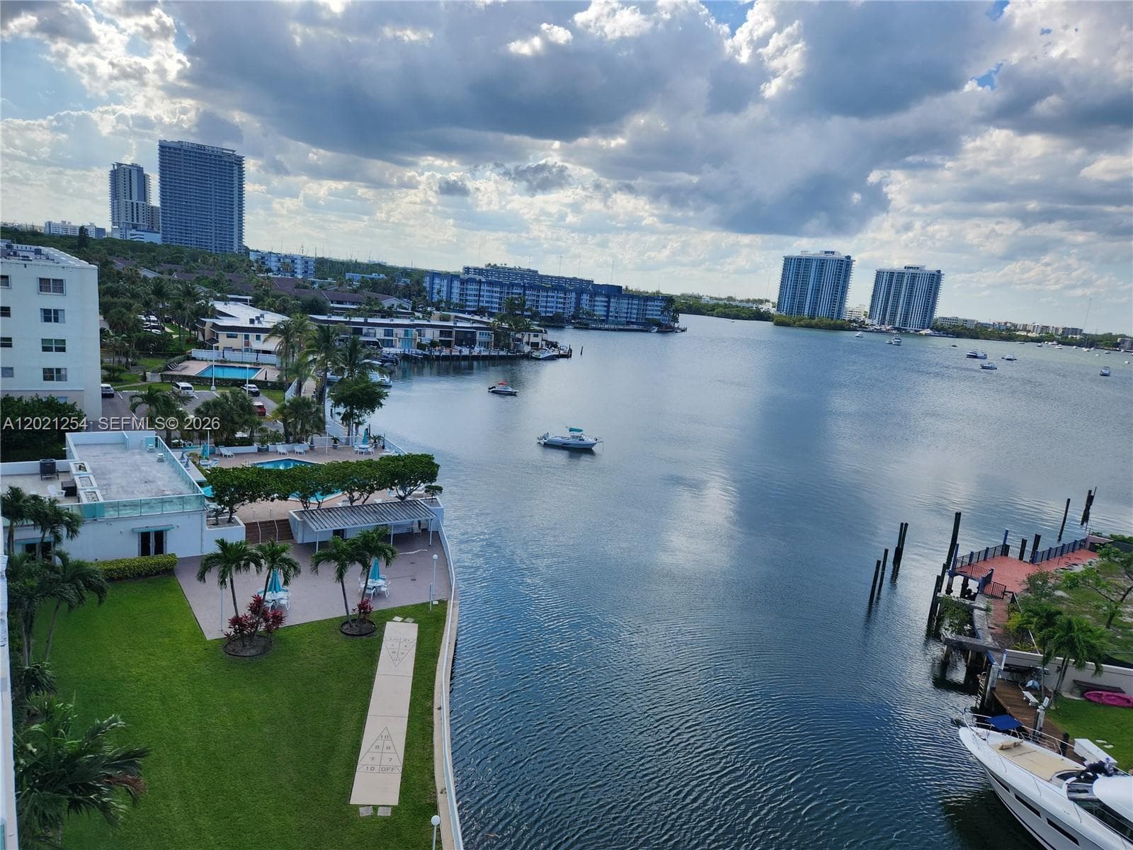 2841 NE 163rd St # 815, North Miami Beach FL 33160 — 2