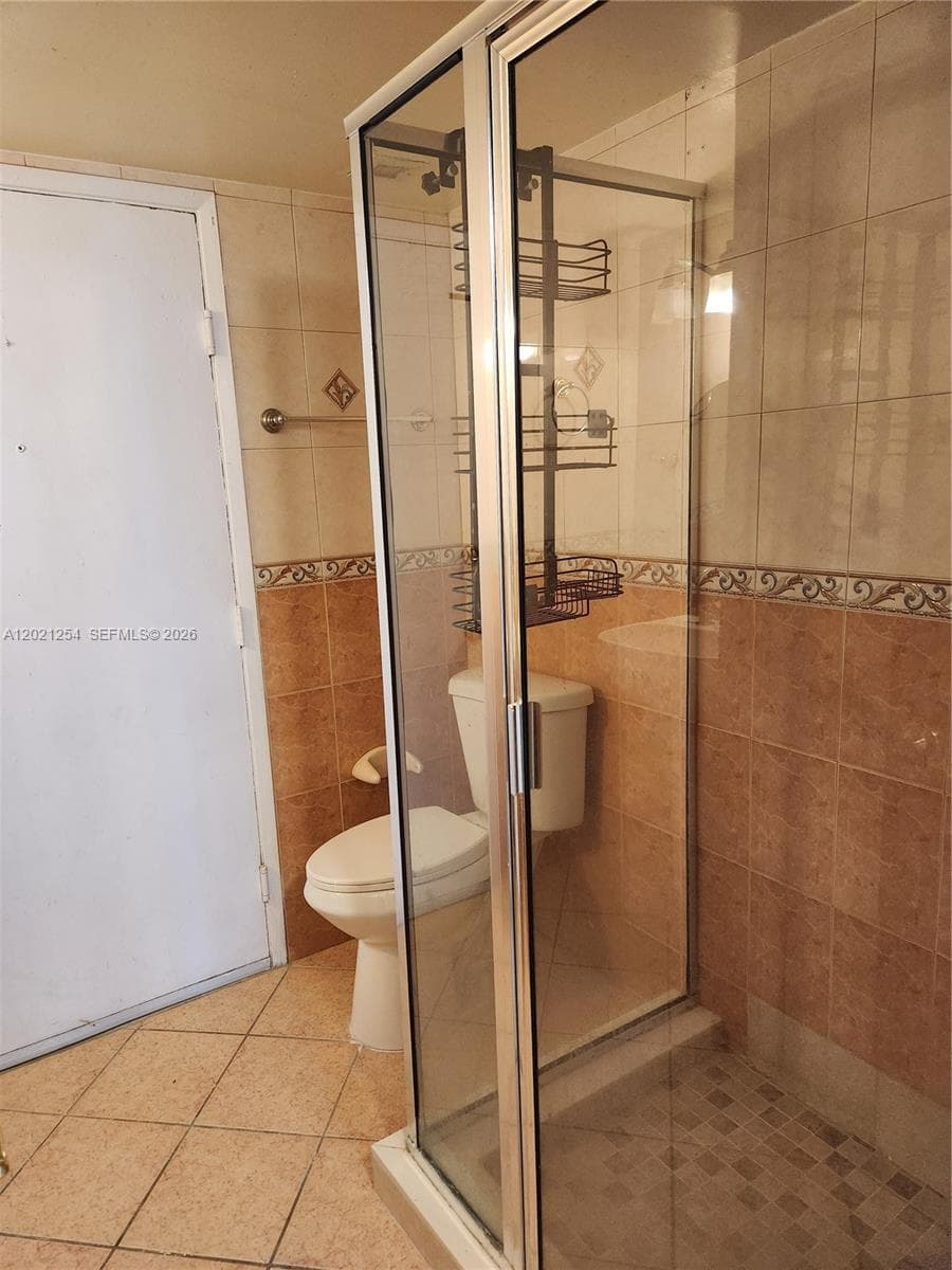 2841 NE 163rd St # 815, North Miami Beach FL 33160 — 17