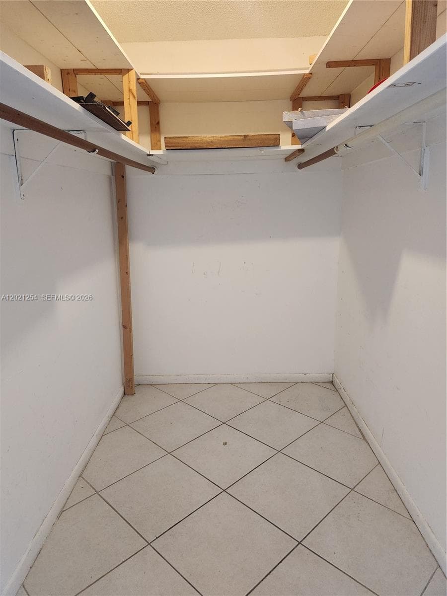 2841 NE 163rd St # 815, North Miami Beach FL 33160 — 11