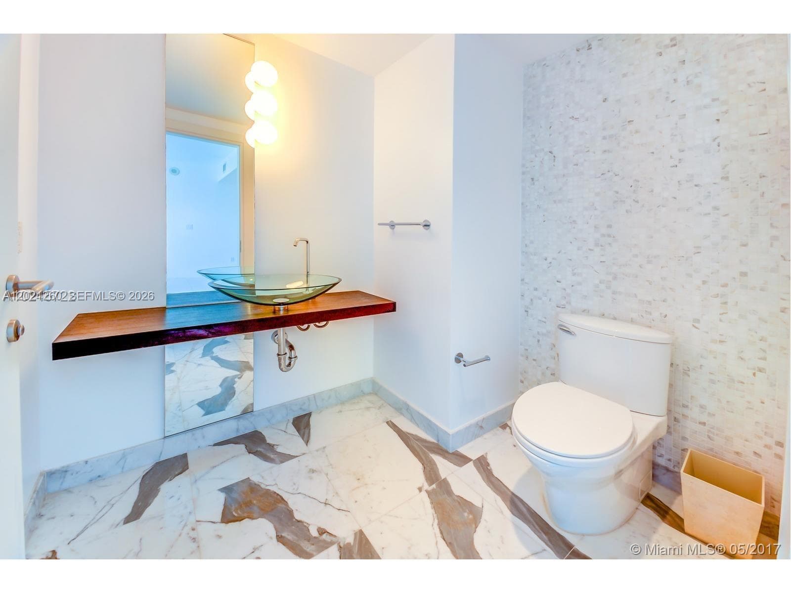 200 Biscayne Boulevard Way # 3404, Miami FL 33131 — 17