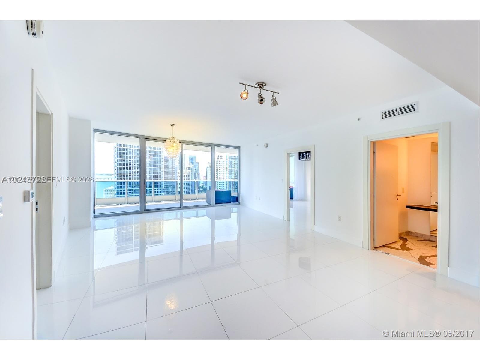 200 Biscayne Boulevard Way # 3404, Miami FL 33131 — 21