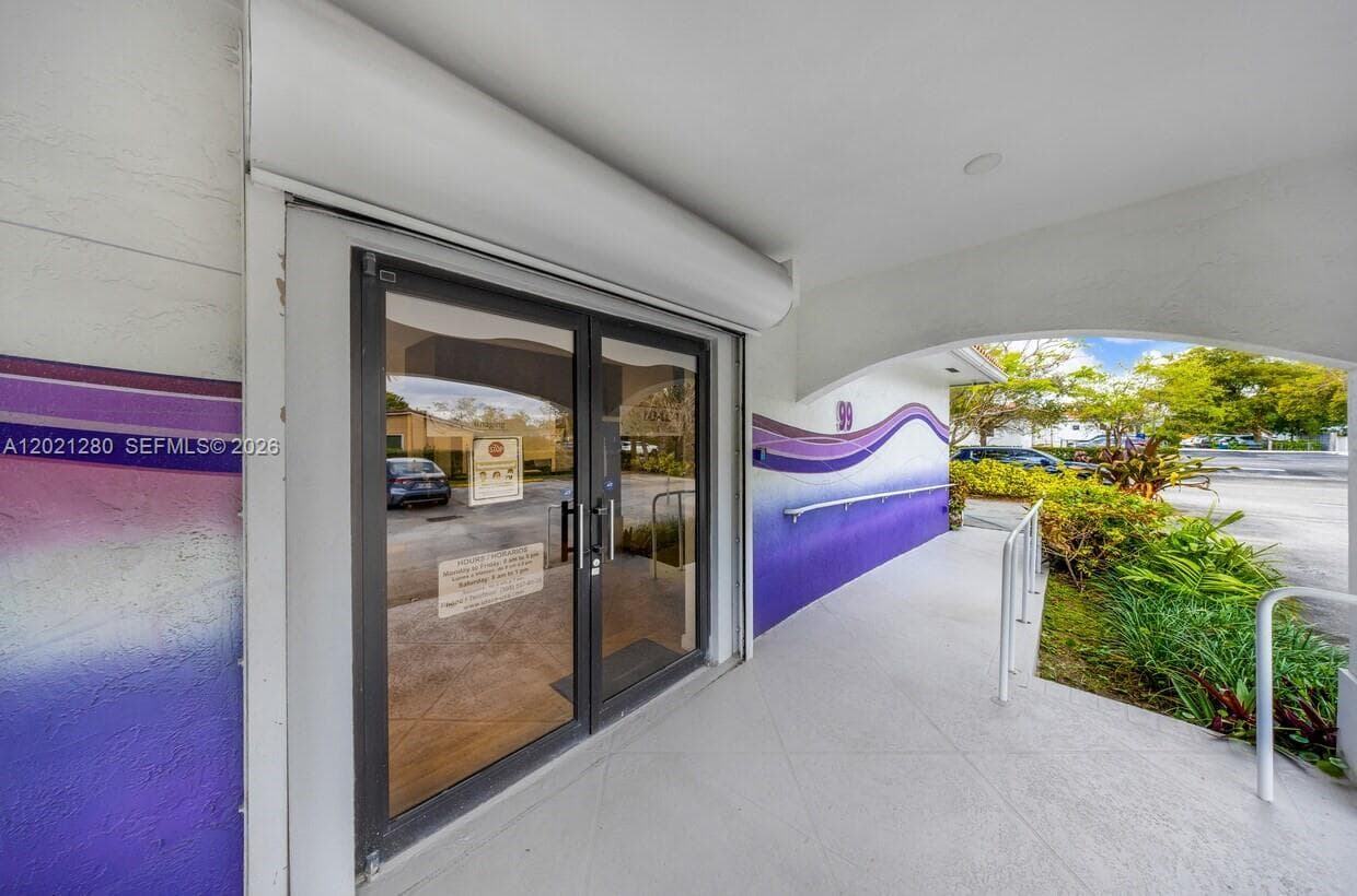 99 W 49th St, Hialeah FL 33012 — 2