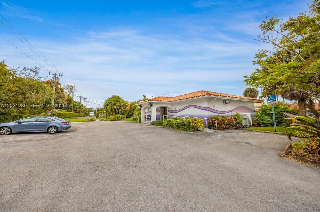 99 W 49th St, Hialeah FL 33012 — 16