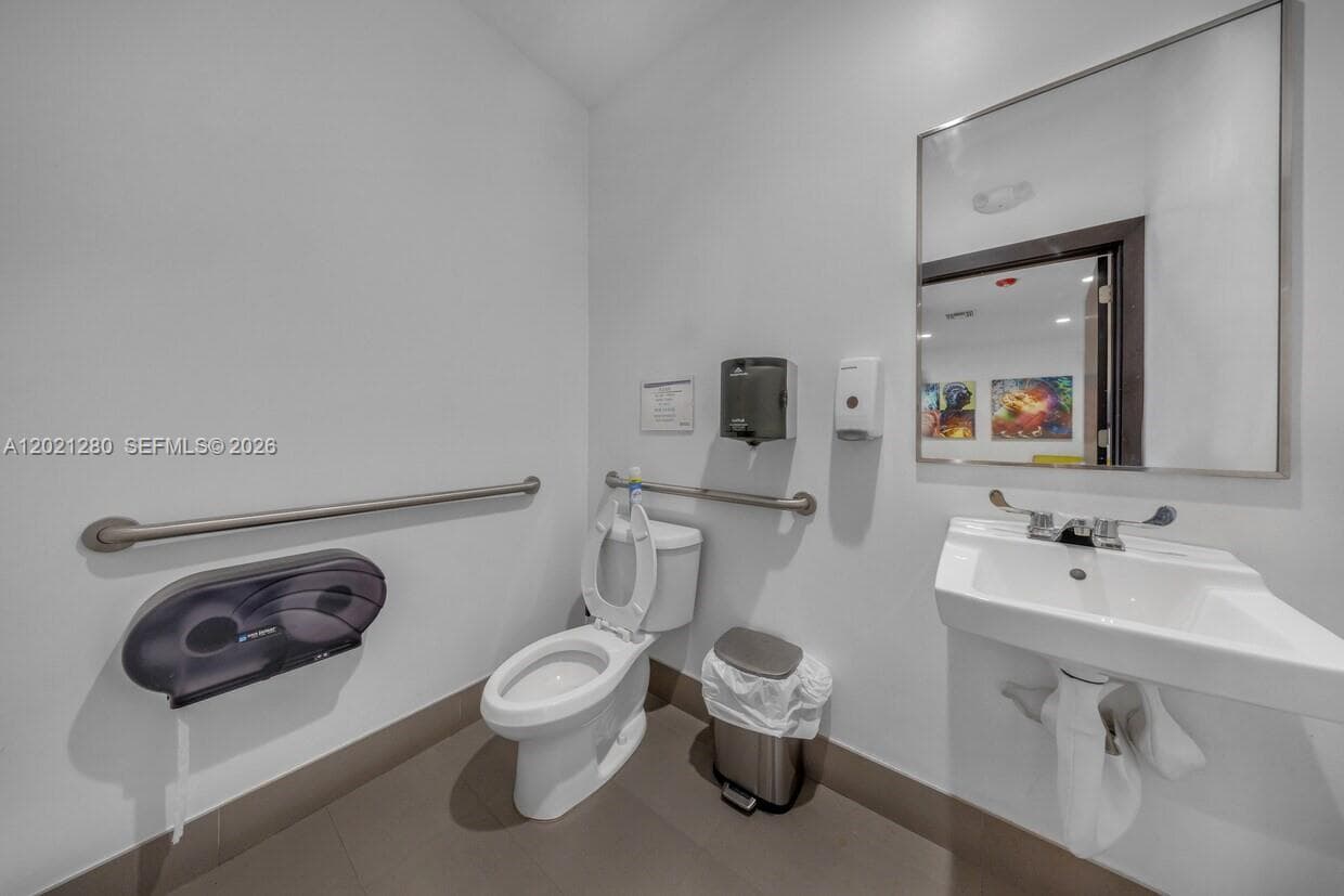 99 W 49th St, Hialeah FL 33012 — 15
