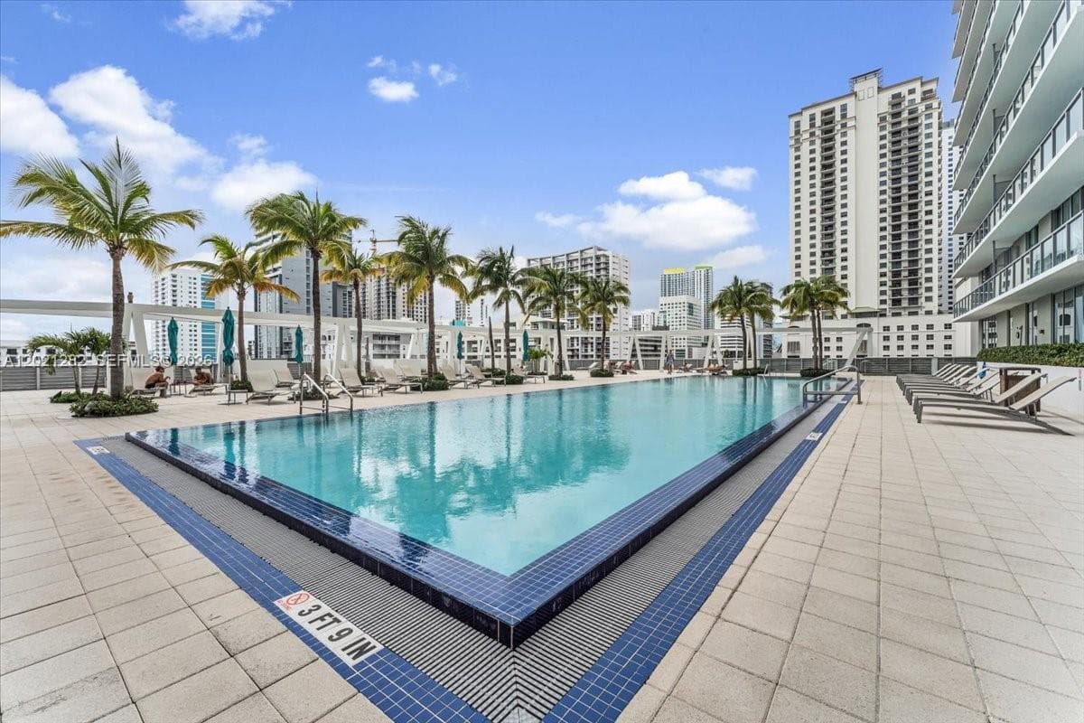 79 SW 12th St, Miami FL 33130 — 17