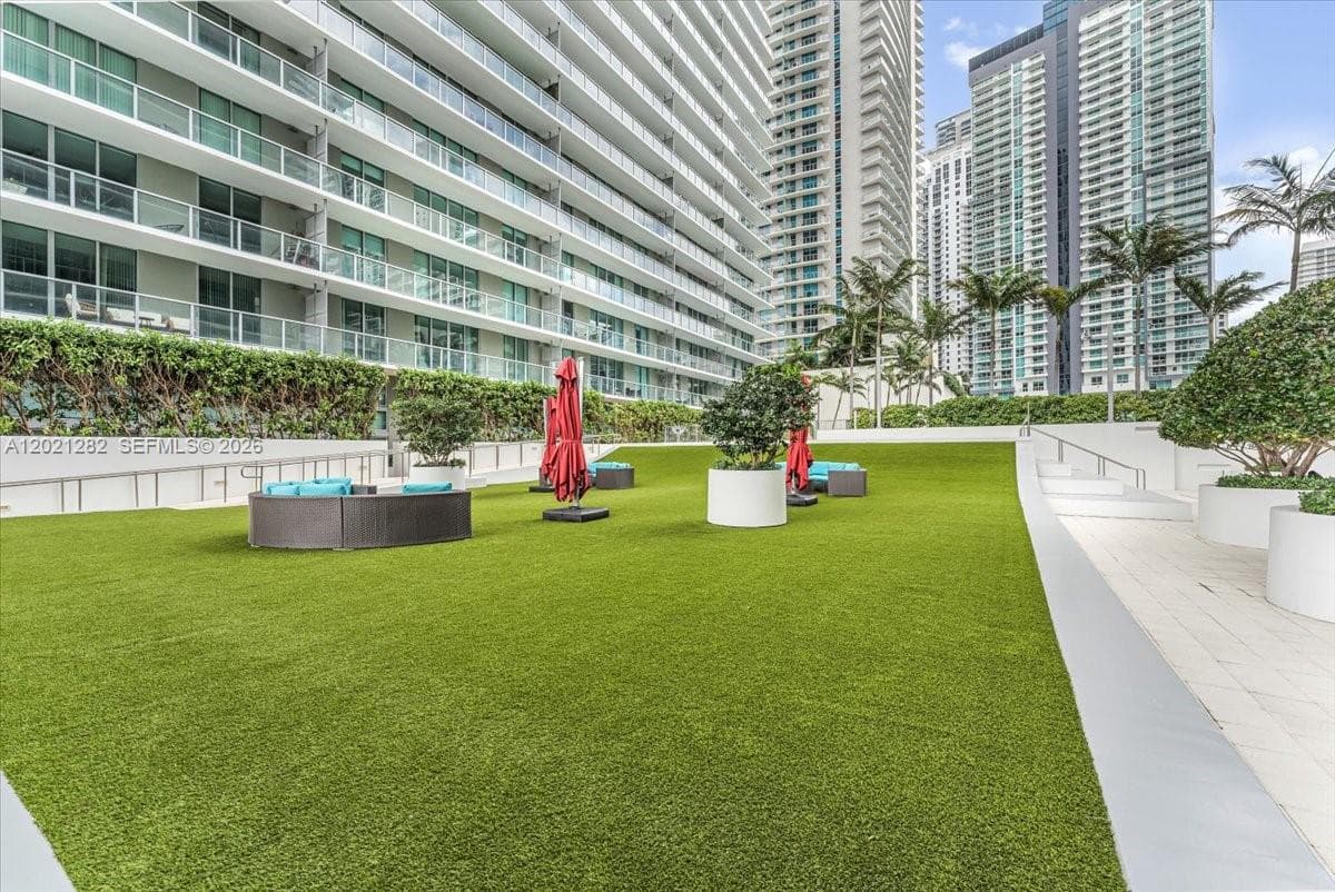 79 SW 12th St, Miami FL 33130 — 20