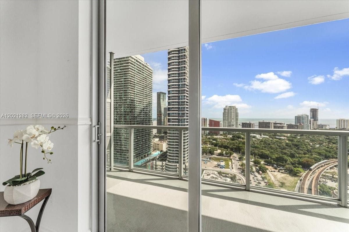 79 SW 12th St, Miami FL 33130 — 10