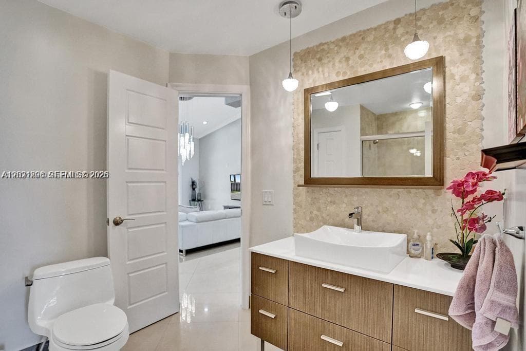 2001 NE 214th St # 2001, Miami FL 33179 — 18