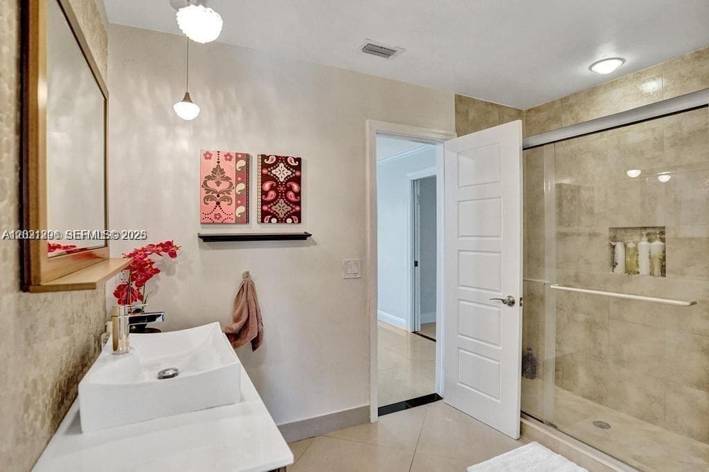 2001 NE 214th St # 2001, Miami FL 33179 — 19