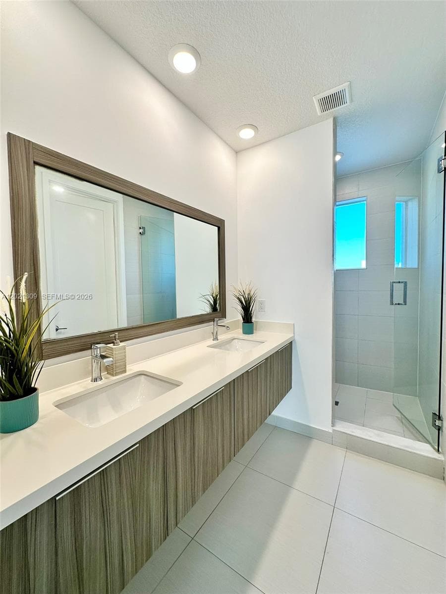 6401 NW 103rd Pl # 301, Doral FL 33178 — 20