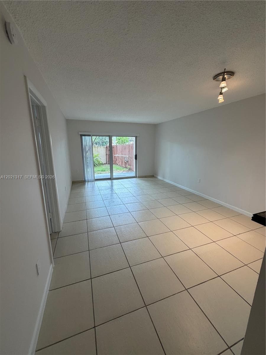 11201 SW 88th St # 102A, Miami FL 33176 — 3
