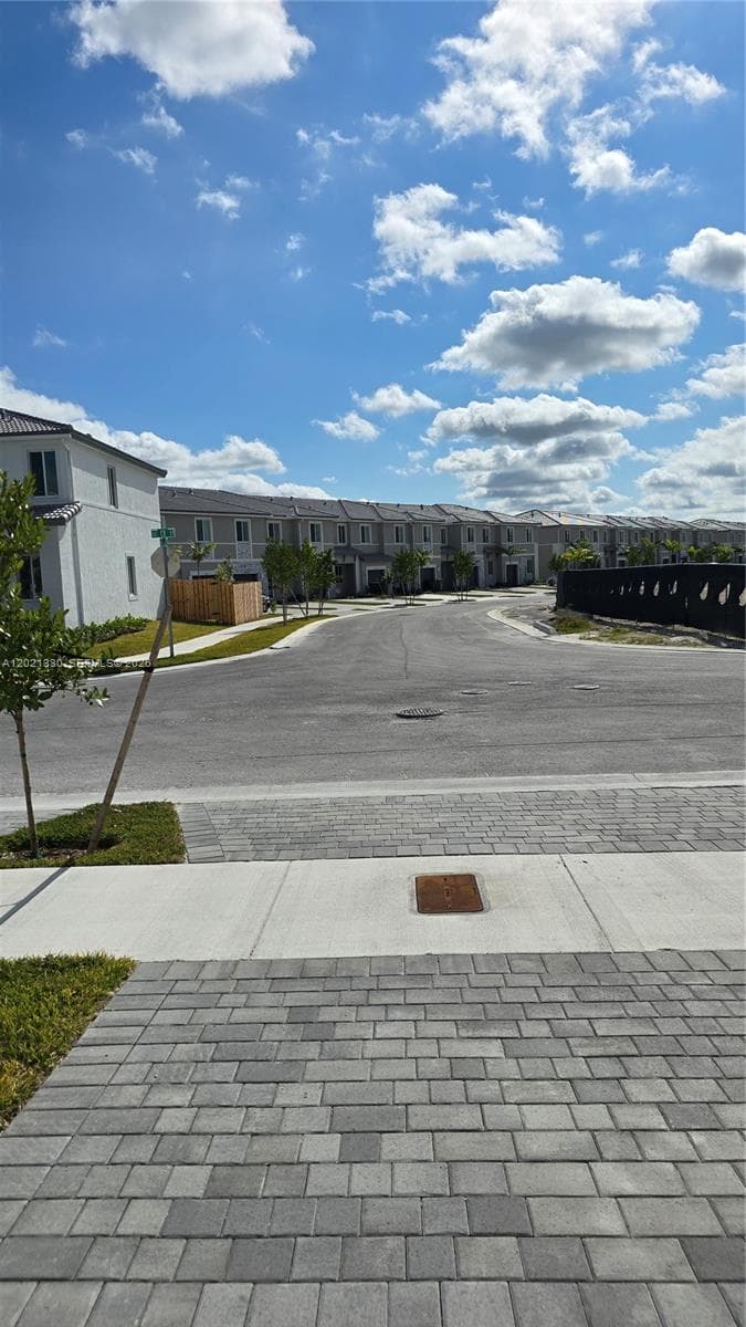 713 SE 13th St Cir, Homestead FL 33034 — 25