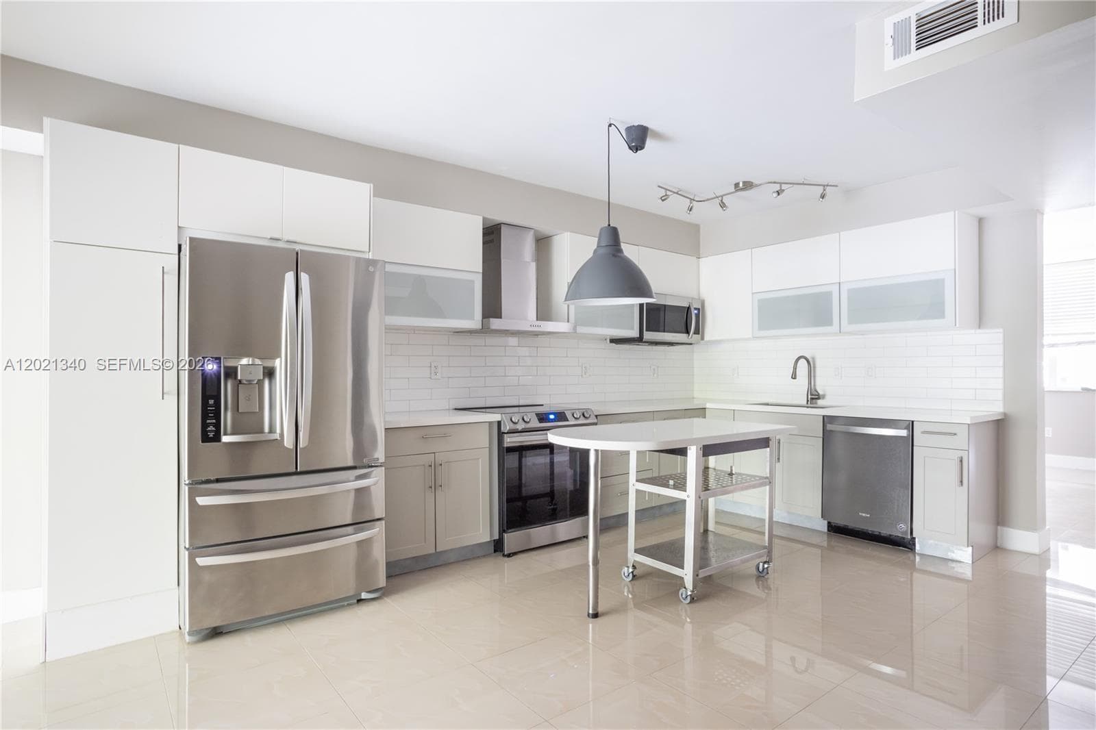 14333 Memorial Hwy # 9K, Miami FL 33161 — 3