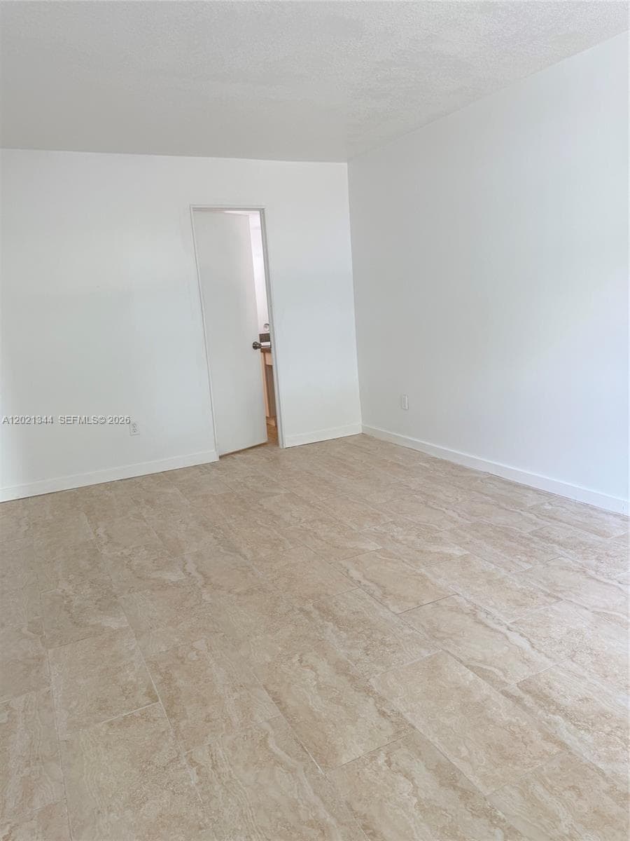 482 NW 165th St Rd # 103, Miami FL 33169 — 8
