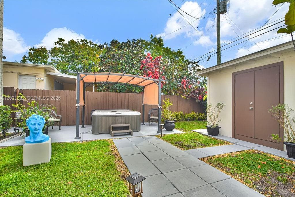 4722 SW 5th St, Miami FL 33134 — 20
