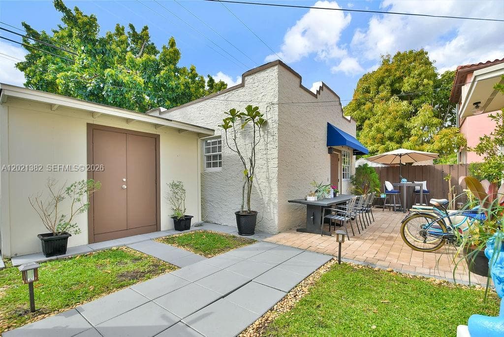 4722 SW 5th St, Miami FL 33134 — 19