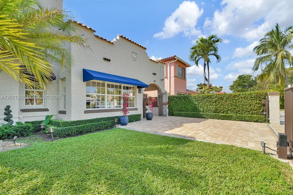4722 SW 5th St, Miami FL 33134 — 25