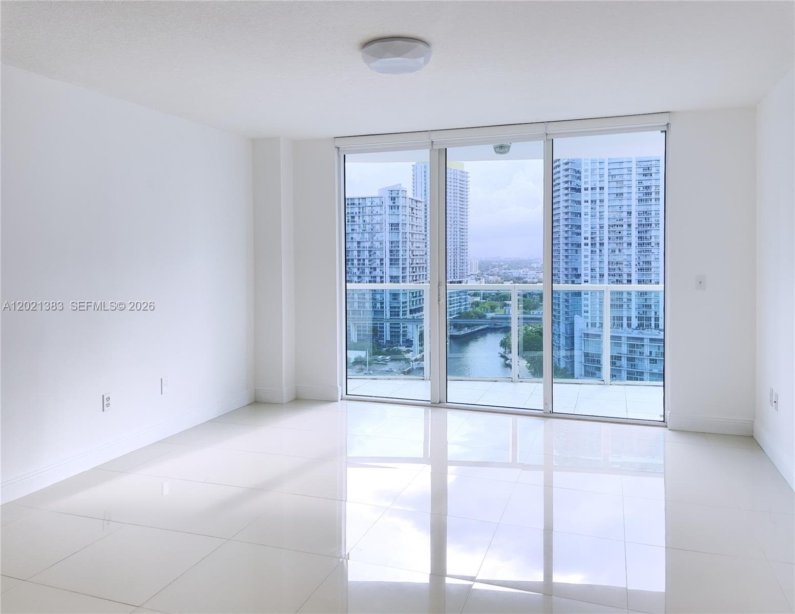 31 SE 5th St # 2307, Miami FL 33131 — 4