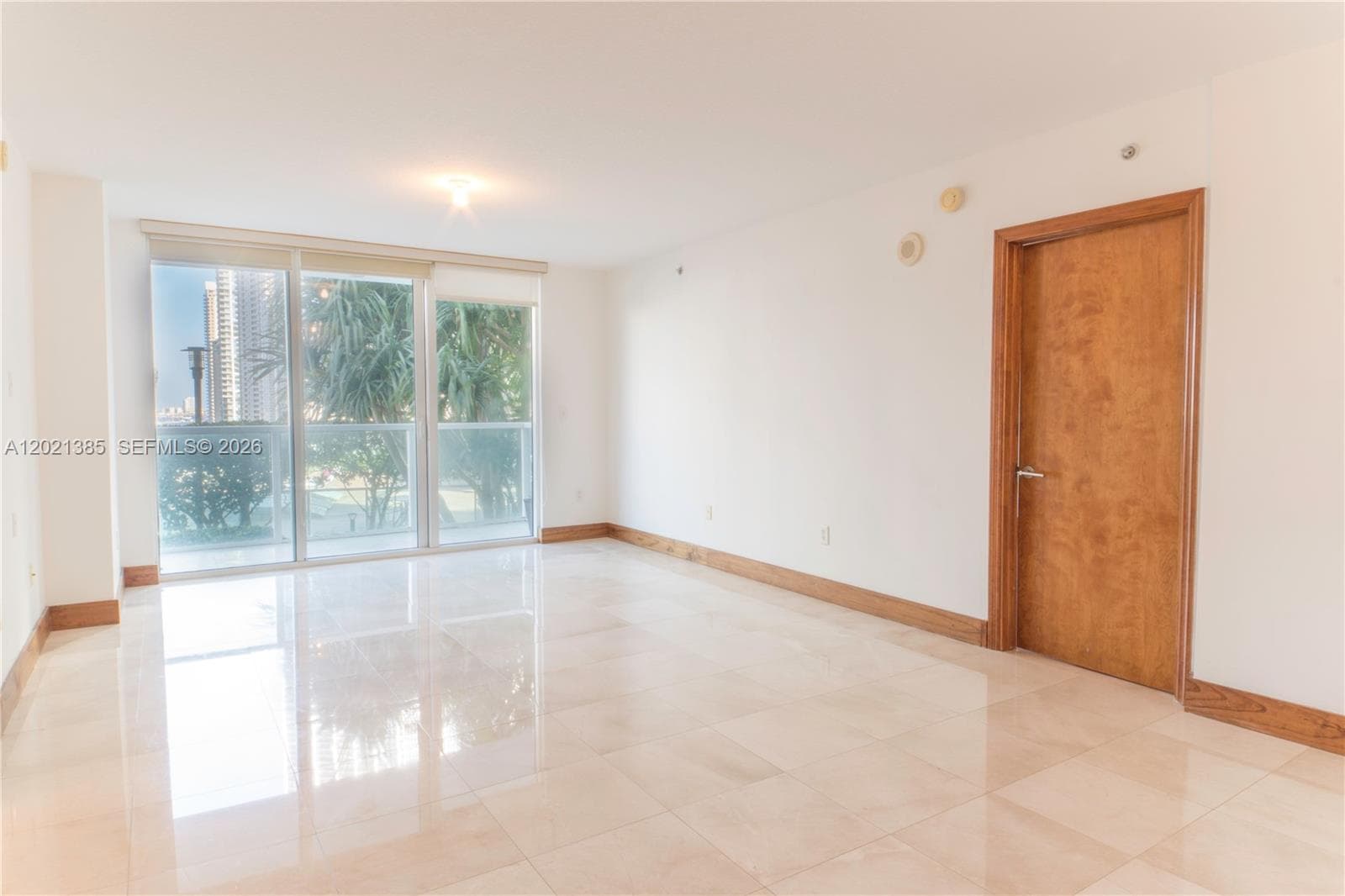 31 SE 5th St # 1208, Miami FL 33131 — 2