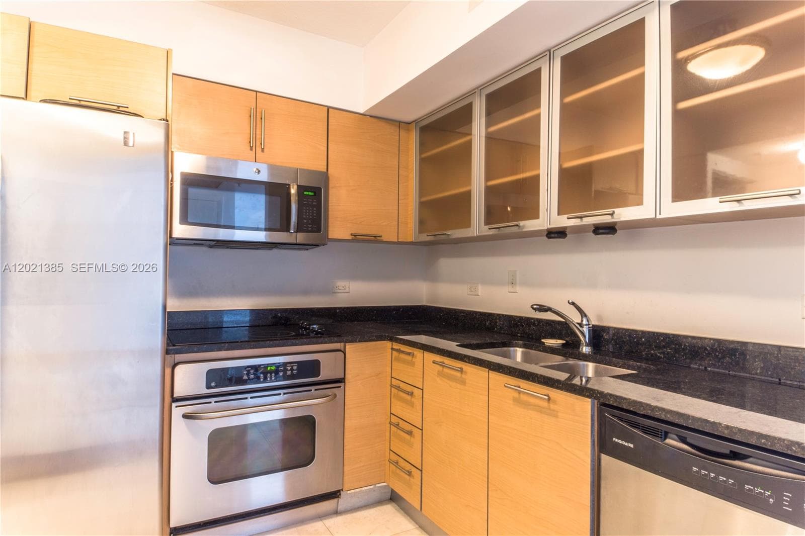 31 SE 5th St # 1208, Miami FL 33131 — 6