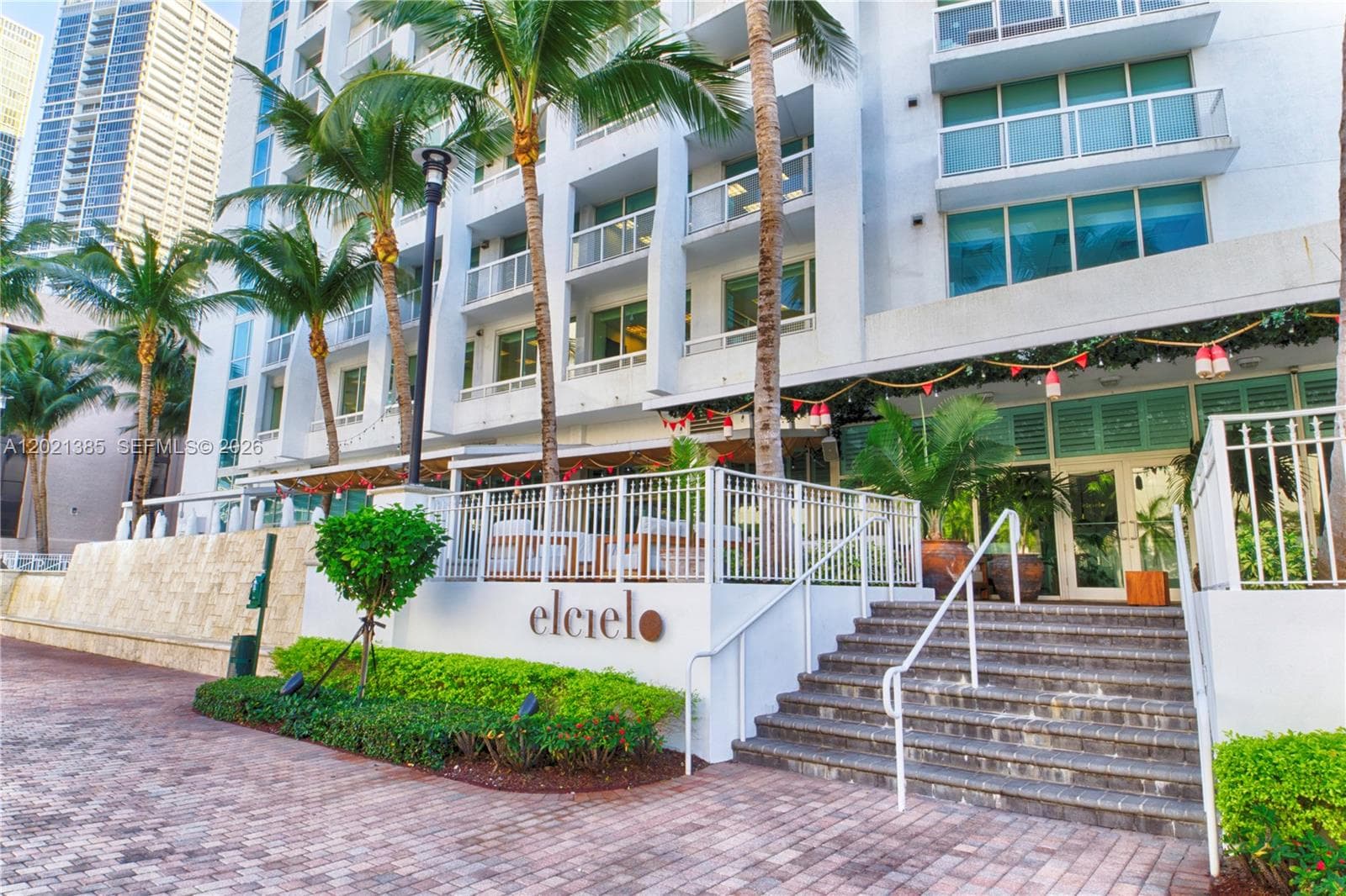 31 SE 5th St # 1208, Miami FL 33131 — 13
