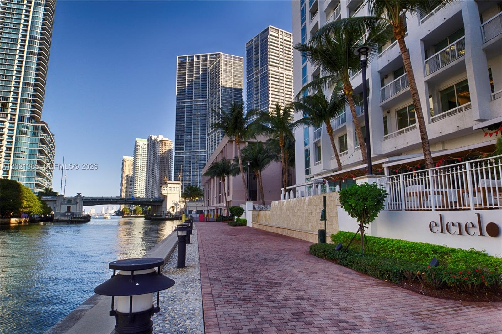 31 SE 5th St # 1208, Miami FL 33131 — 12