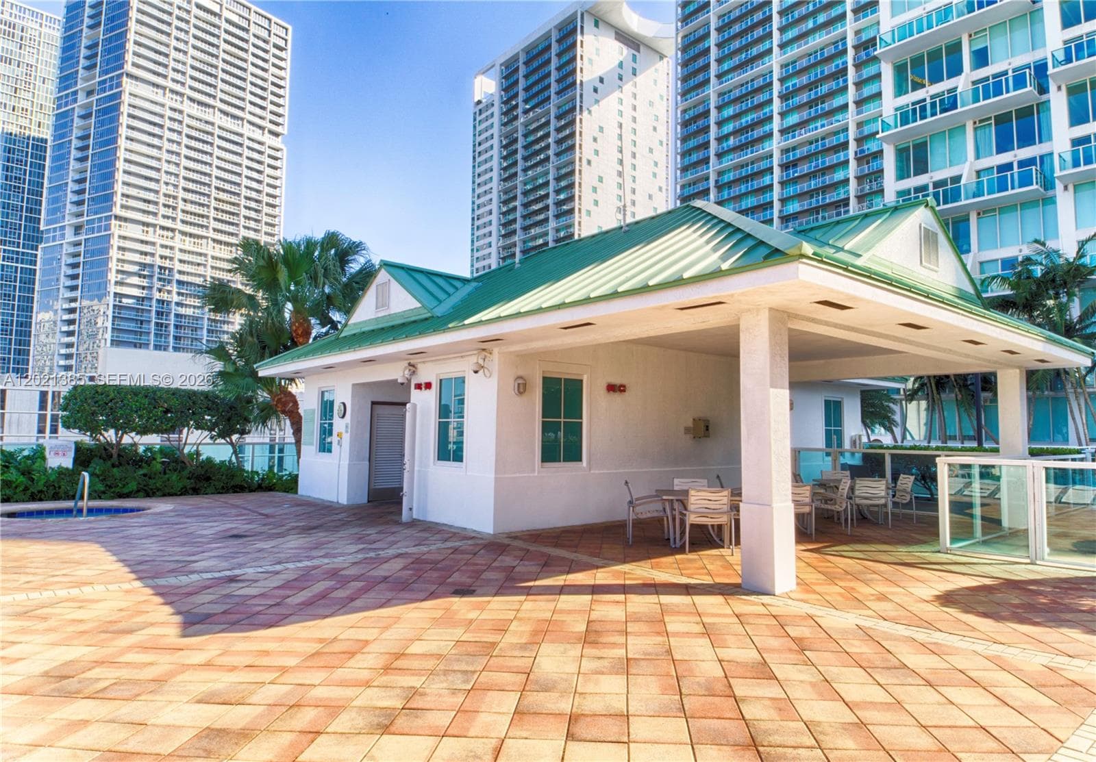 31 SE 5th St # 1208, Miami FL 33131 — 26