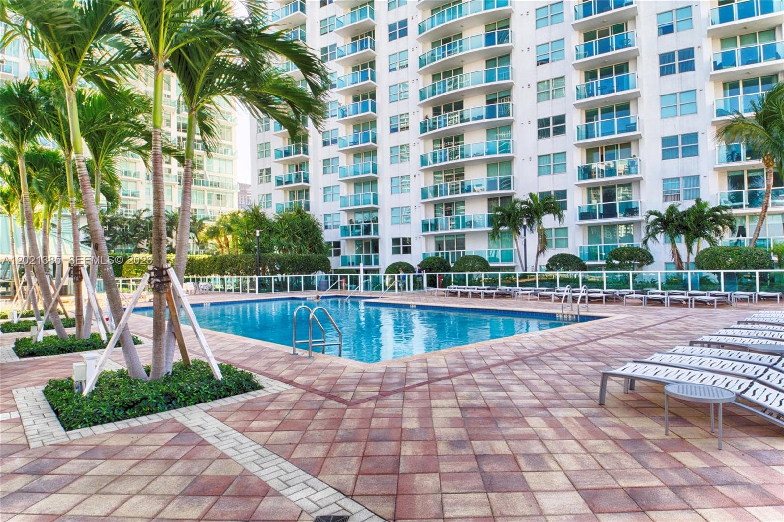 31 SE 5th St # 1208, Miami FL 33131 — 28